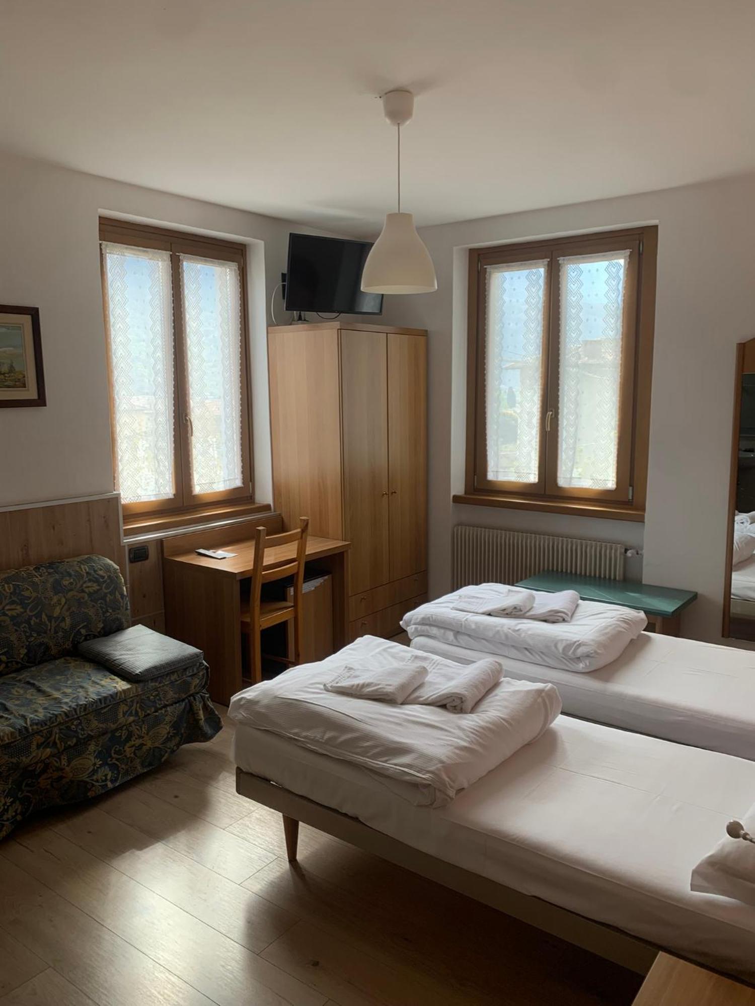 Hotel Garni Delle Rose Ceniga Exterior foto